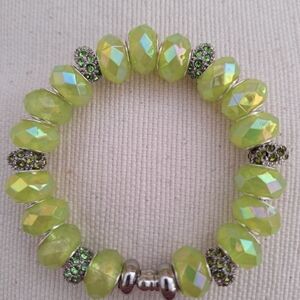 Elegant Green Beaded Bracelet